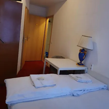 Maerkischer Hof Hotel-2