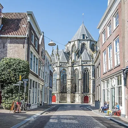 Blom aan de Gracht-3