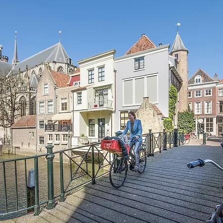 Blom aan de Gracht-2