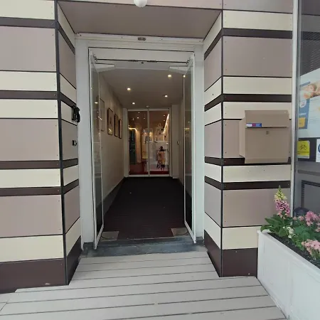 Hotel Glenmore-3