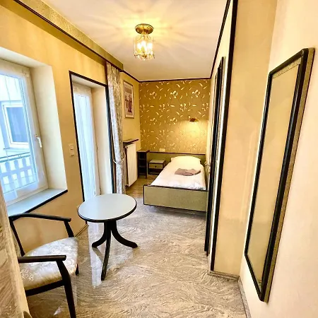 Bed & Breakfast Du Chateau - Breakfast Not Included-3