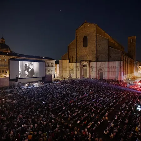 Gran Suite Piazza Maggiore - T&T Communications-2