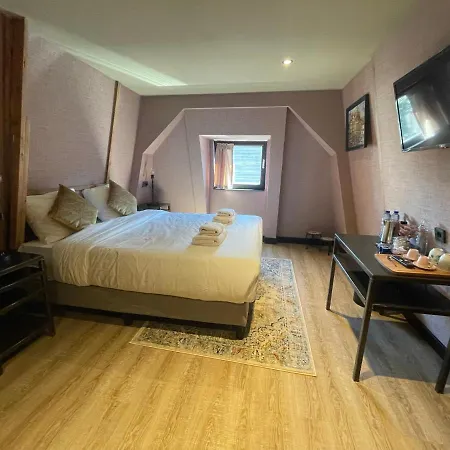 Amsterdam Hostel Centre-2
