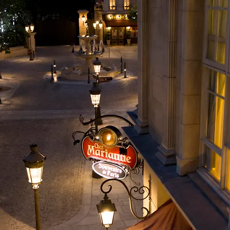Disney Hotel New York - The Art Of Marvel-2
