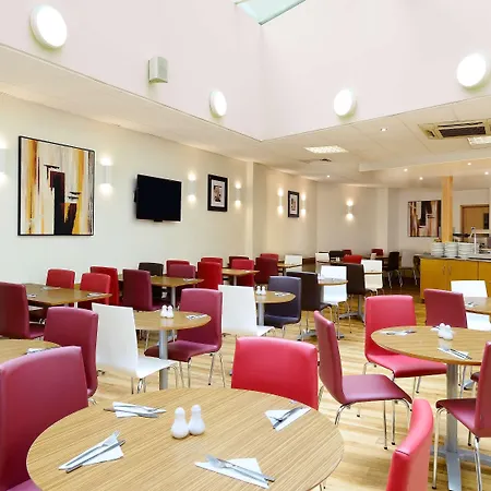 Travelodge London Central City Road-3