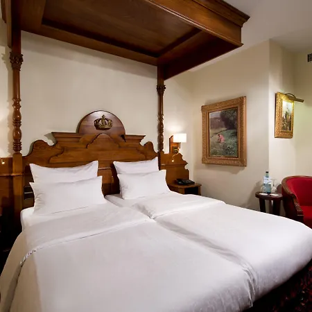 King'S Hotel First-2