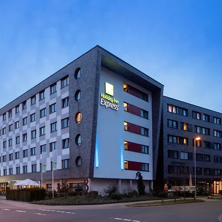 Holiday Inn Express Bremen Airport By Ihg-3
