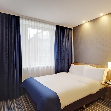 Premier Inn Hamburg City Alster-2