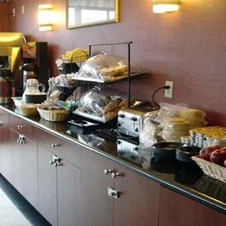 Red Lion Inn & Suites Long Island City-2