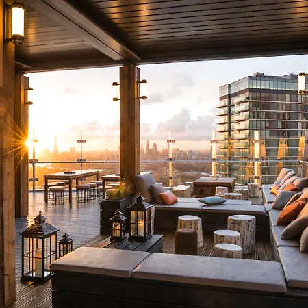 Novotel London Canary Wharf-3