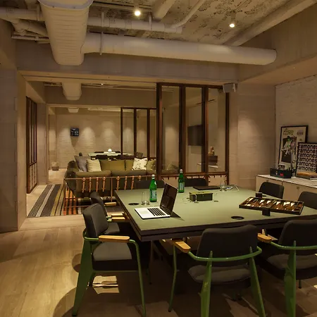 Moxy Nyc Times Square-3