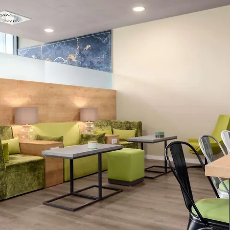 Super 8 By Wyndham Oberhausen Am Centro-3