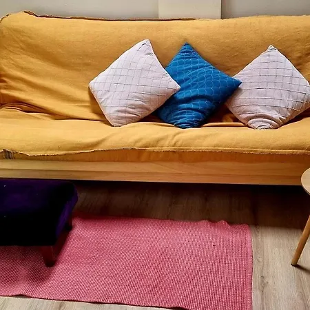 Staying With The Artist-3