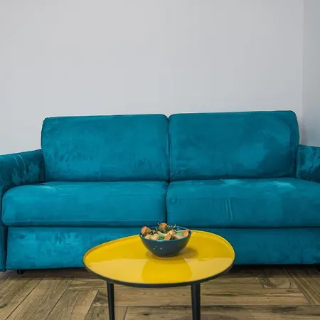Hub Ferroviario - 12 Posti Letto Per Il Tuo Gruppo A Napoli Con Wifi E Netflix-2