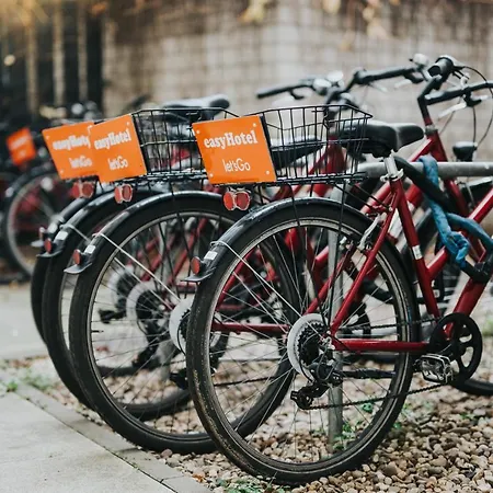 easyHotel Berlin Hackescher Markt-3