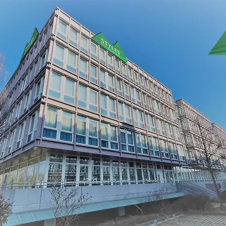 Styles Hotel Muenchen Messe-2
