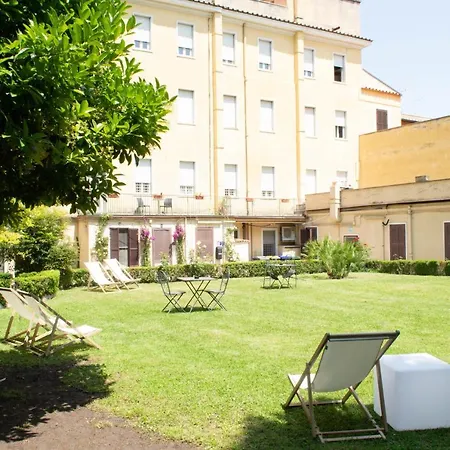 Villa Riari Garden-2