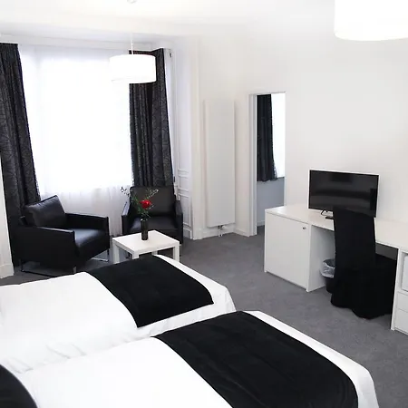 Hotel Satellite-3