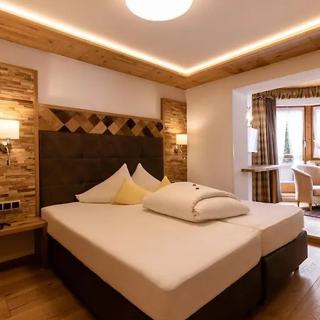 Hotel Schlosshof-2