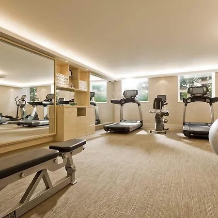 Como The Halkin-3