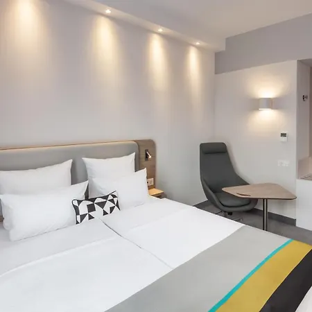 Holiday Inn Express Duesseldorf - Hauptbahnhof By Ihg-3