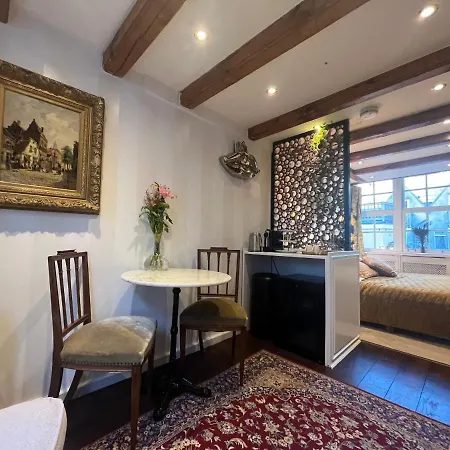 The smallest hotel in Amsterdam-2