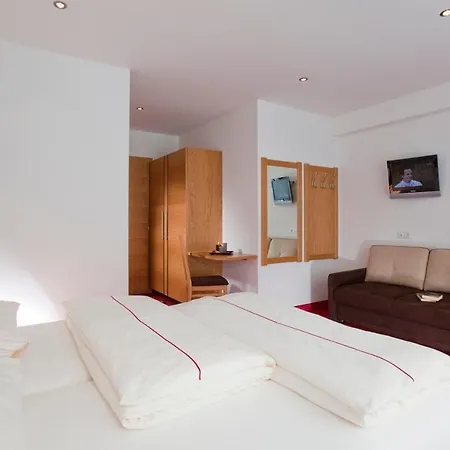 Hotel Garni Auriga-3