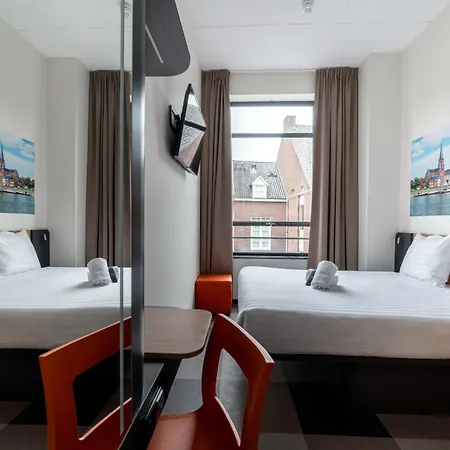 Easyhotel Maastricht City Centre-3