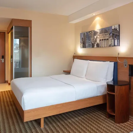 Hampton By Hilton Berlin City West-2