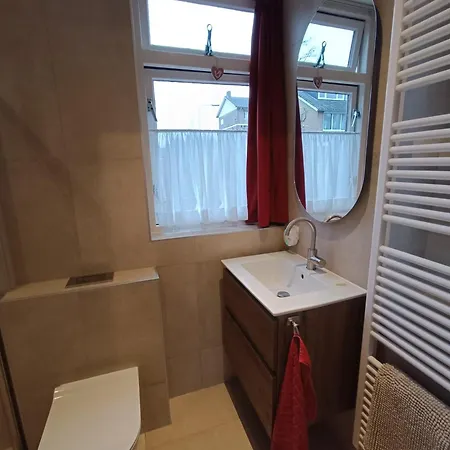 Bed And Breakfast Opus 209-3