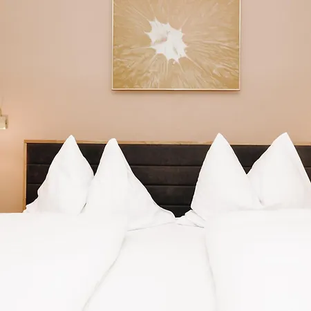 Hotel Garni Tannenhof-3