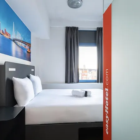 Easyhotel Rotterdam City Centre-3