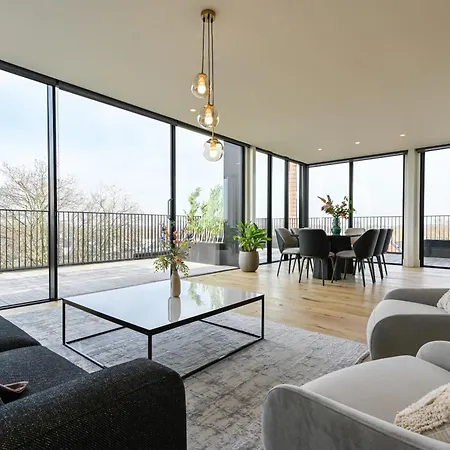 12, Apartments, 4-6 Pers, Central, Stunning View, Near Supermarket & Public Transport-2