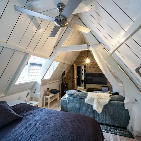 Hush Bed & Breakfast-2