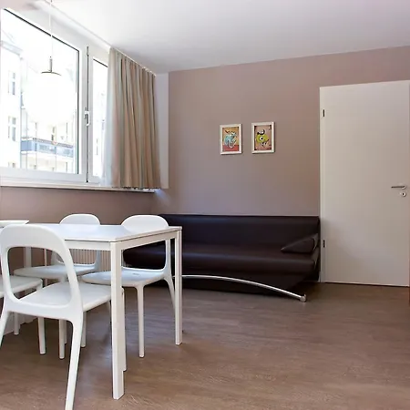 Apartmenthouse Berlin - Am Goerlitzer Park-3
