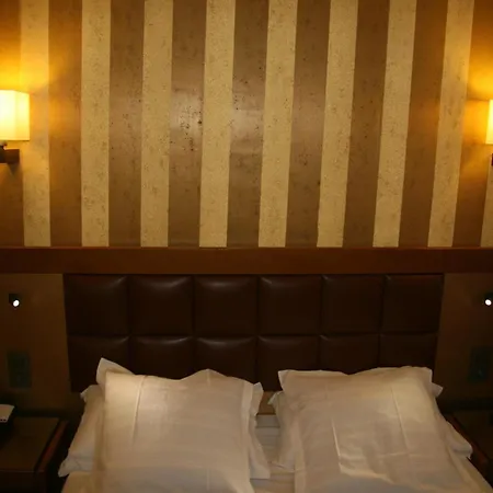 Hotel Bellevue Saint-Lazare-3