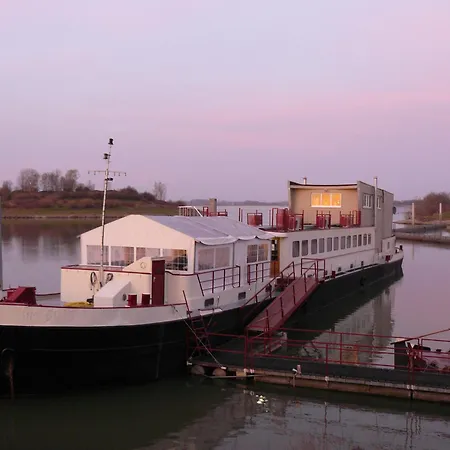 Botel Ophoven-3