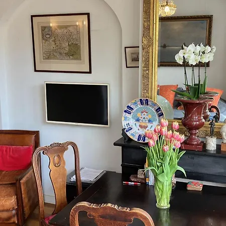 Canal View B&B Amsterdam-2