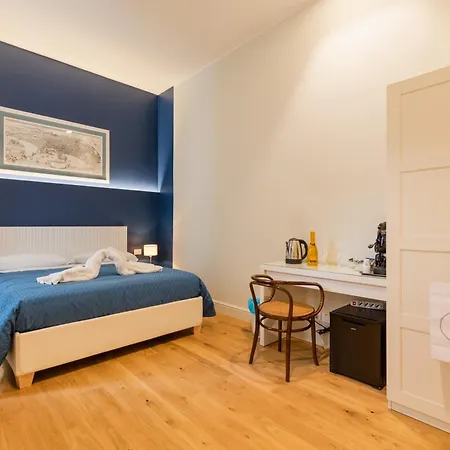 Piazza San Domenico Luxury Suites-3