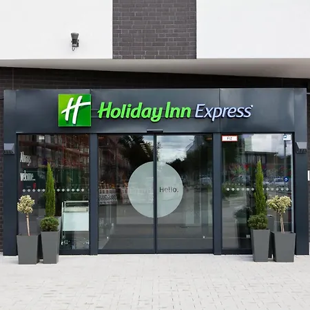 Holiday Inn Express - Duesseldorf Airport-2