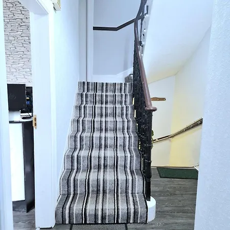 Dalry Guesthouse-3