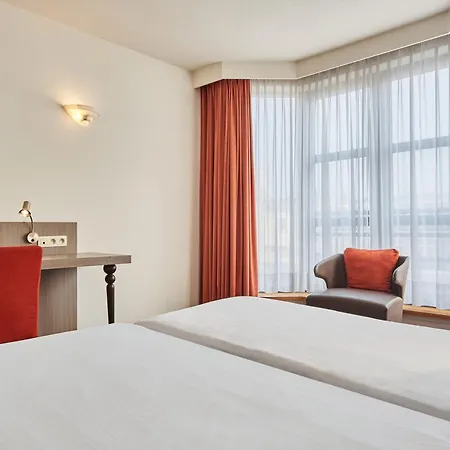Theater Hotel-2