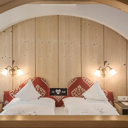 Apparthotel "Landhaus Veronika"-3