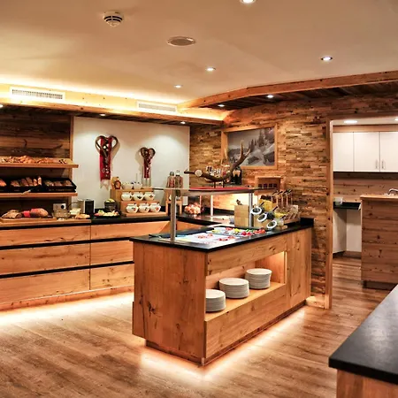 Hotel Garni Bellevue-2