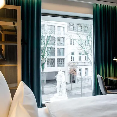Motel One Antwerp-3