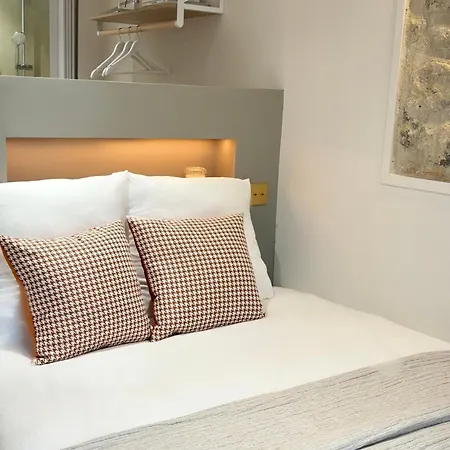 Hotel Paris Amore-3