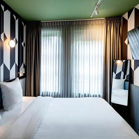 Tourist Inn Hotel Amsterdam-2