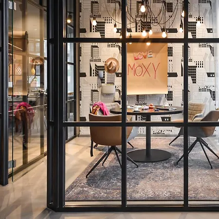 Moxy Dresden Neustadt-3