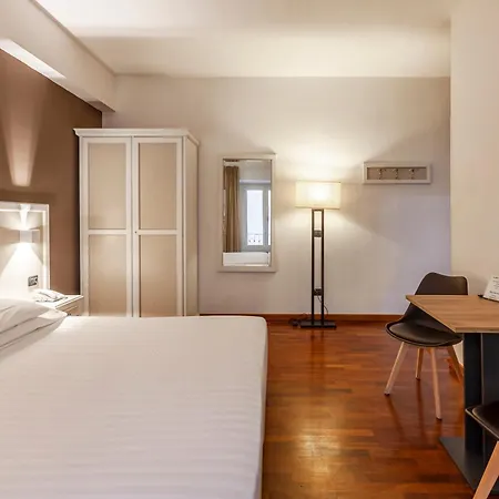 Inn Rome Rooms & Suites-2