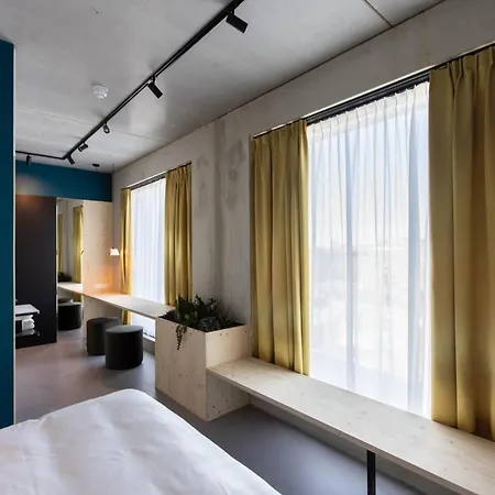 Moloko, Modern Designed Sleep & Shower Hotel In City Center, Digital Key By Sms-2